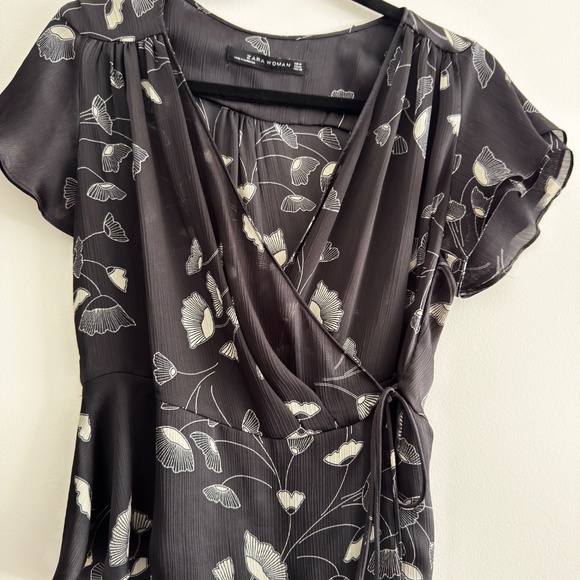Zara Woman Floral Wrap Blouse Black & White – Size M - Picture 3 of 8